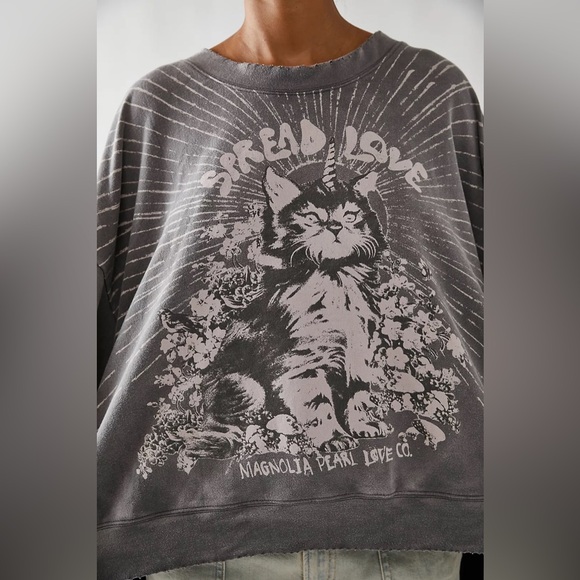 Magnolia Pearl Spread Love Hi Lo Francis Pullover sweatshirt - Picture 3 of 7